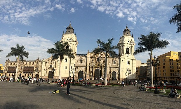 Nella diocesi di Lima, versione popolare del Documento preparatorio del Sinodo: per discuterne tutti